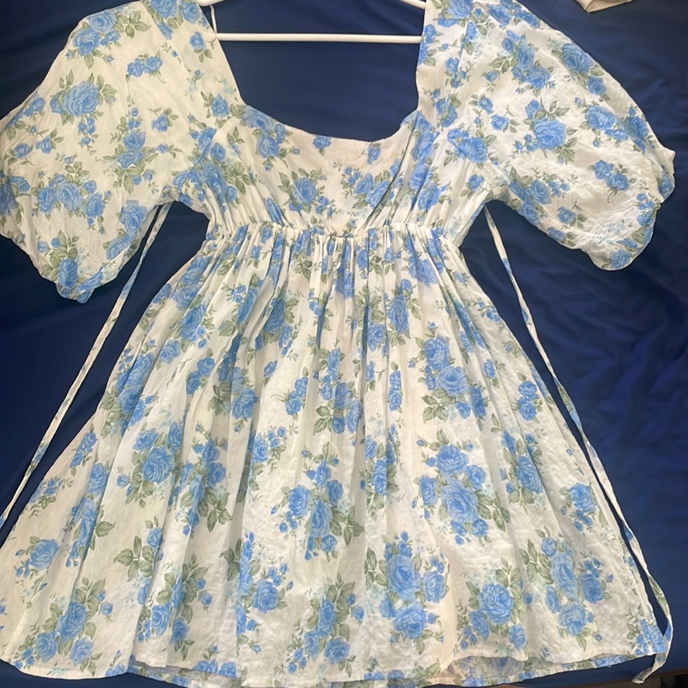Blue floral puff sleeve mini dress